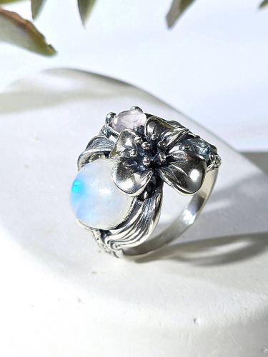 Серебряное кольцо ETERI с лунным камнем, розовым кварцем и топазом